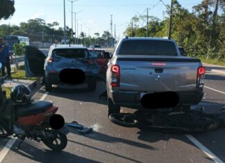 Motociclista fica ferido após acidente com três carros na Avenida do Turismo em Manaus