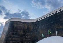 TSE cria conselho para combater desinformação e monitorar riscos de inteligência artificial nas eleições