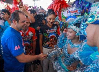 Em Manacapuru, Roberto Cidade mobiliza mais de quatro mil apoiadores na manhã do primeiro dia de campanha