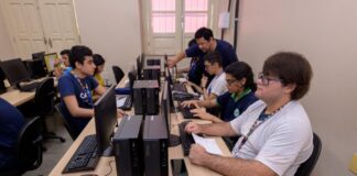 Thaisa Cidade acompanha início de curso inédito de Informática do Cetam para adolescentes com TEA