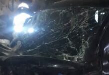 Grave acidente deixa quatro feridos após carro bater contra caminhão em Manaus
