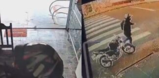 Câmera registra assalto a loja de joias e fuga suspeita por lancha em Manicoré
