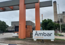 Âmbar Energia recebe multa de R$ 800 mil por irregularidades nas jornadas