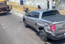 Caminhão bate em seis veículos e deixa trânsito lento na Torquato Tapajós