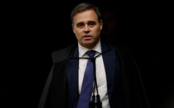 Ministro André Mendonça é sorteado para relatar ação contra o reajuste do Bolsa Família