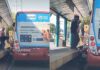 Motoqueiro tem a moto prensada entre ônibus e plataforma na Grande Circular em Manaus