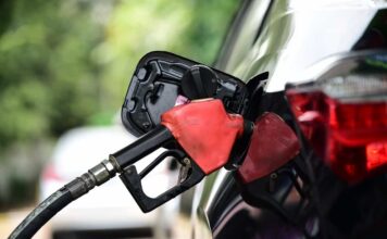 Gasolina sobe R$ 0,19 para distribuidoras após fim de desconto da Petrobras