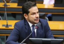 “Querem evitar o julgamento antes das eleições”, reage Capitão Alberto Neto após pedido de vista no STF