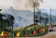 Fumaça intensa encobre trecho da AM-070 durante incêndio nesta segunda-feira
