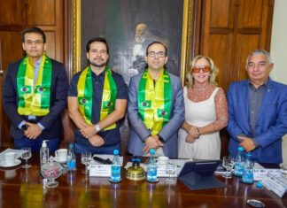 Capitão Alberto Neto critica “manicômio tributário” e cobra apoio a empresários em reunião da ACA