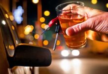 Motorista é presa após acidente e bafômetro apontar 1,11 mg/L de álcool em Manaus