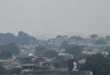 Fumaça suspende aulas municipais e estaduais em Manaus nesta terça-feira